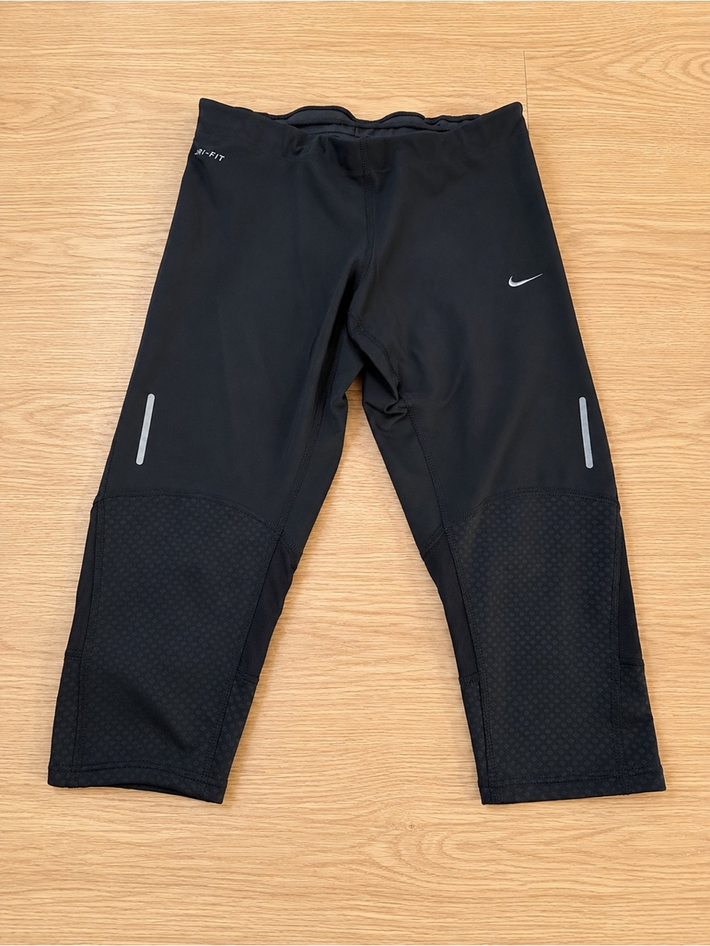 Nike Dri-FIT Woman’s Black Cropped Running Leggings Size Large